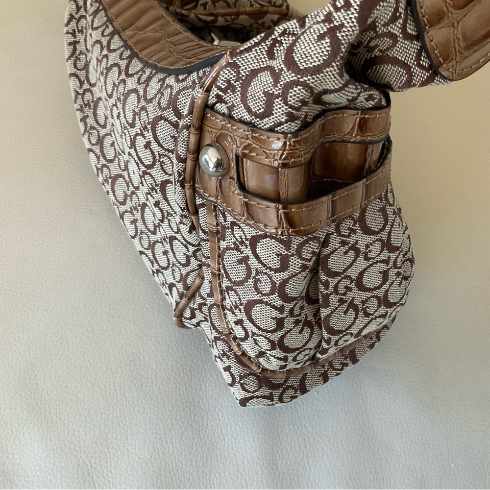 Guess ODELIA Shoulder Bag - Picture 12 of 14